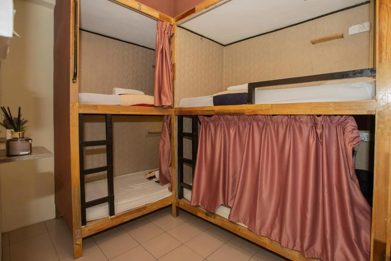 Escape Backpackers Kk Hostel Kota Kinabalu