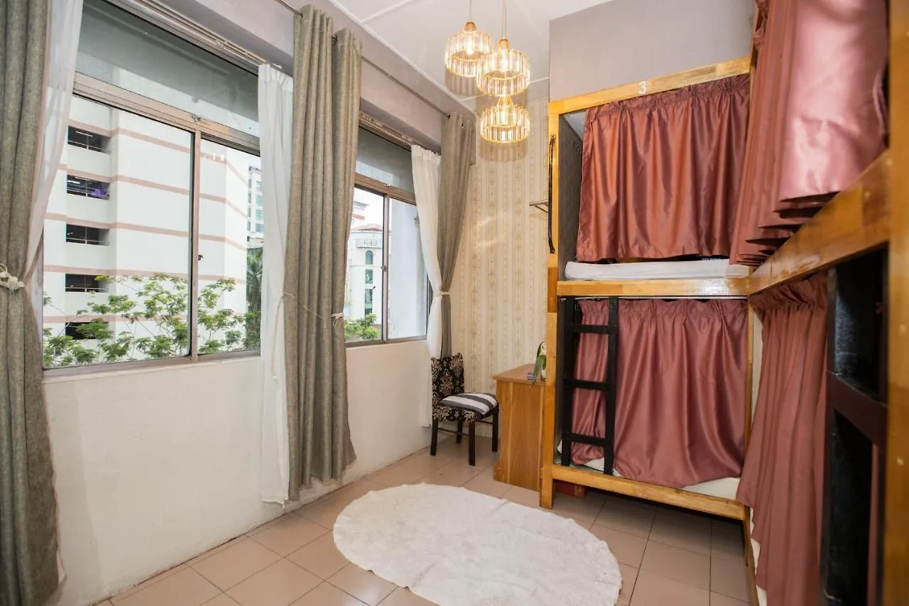 Escape Backpackers Kk Hostel Kota Kinabalu