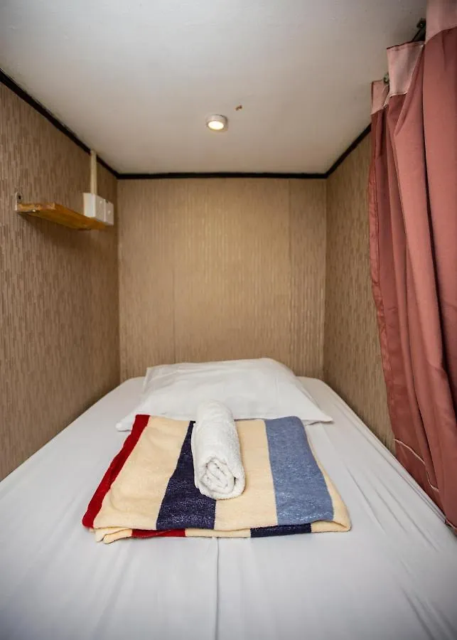Escape Backpackers Kk Hostel Kota Kinabalu